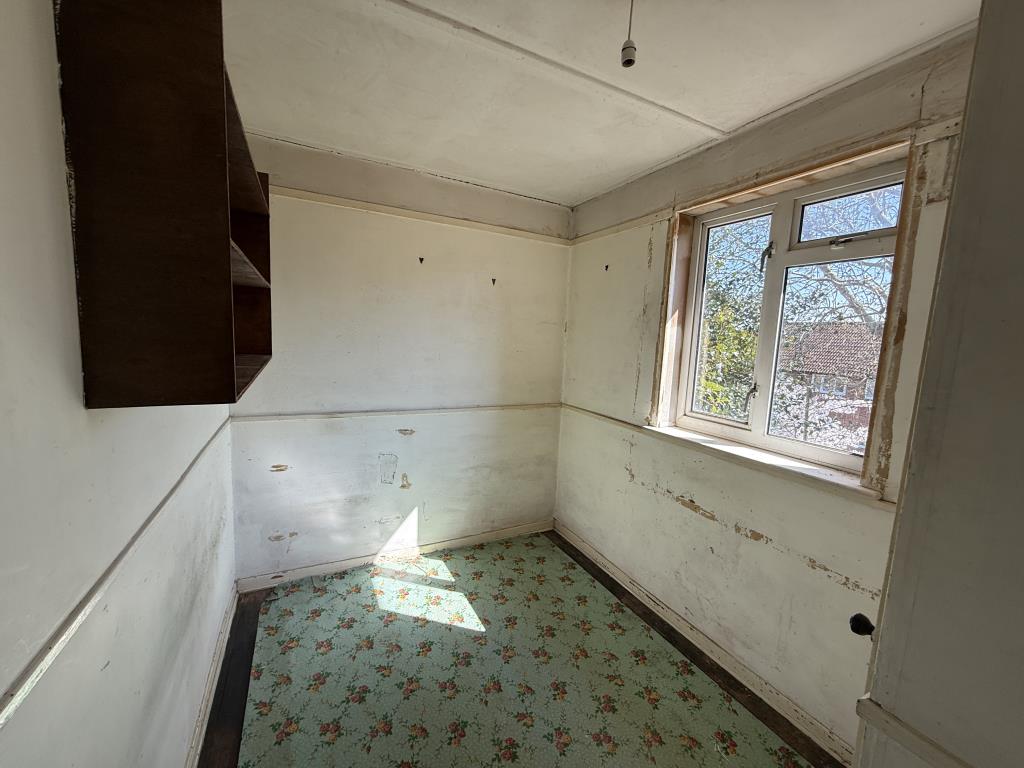 Lot: 84 - HOUSE IN NEED OF IMPROVEMENT - Bedroom 3 of Semi-Detached House for Modernisation